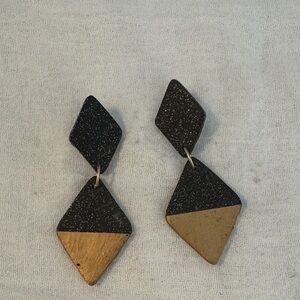 Elegant Black and Gold Geometric Earrings
